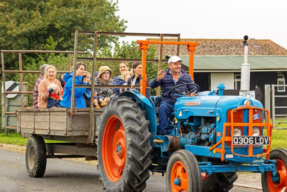 The 55-vehicle tractor run from Caundle Marsh was warmly welcomed in local villages and settlements