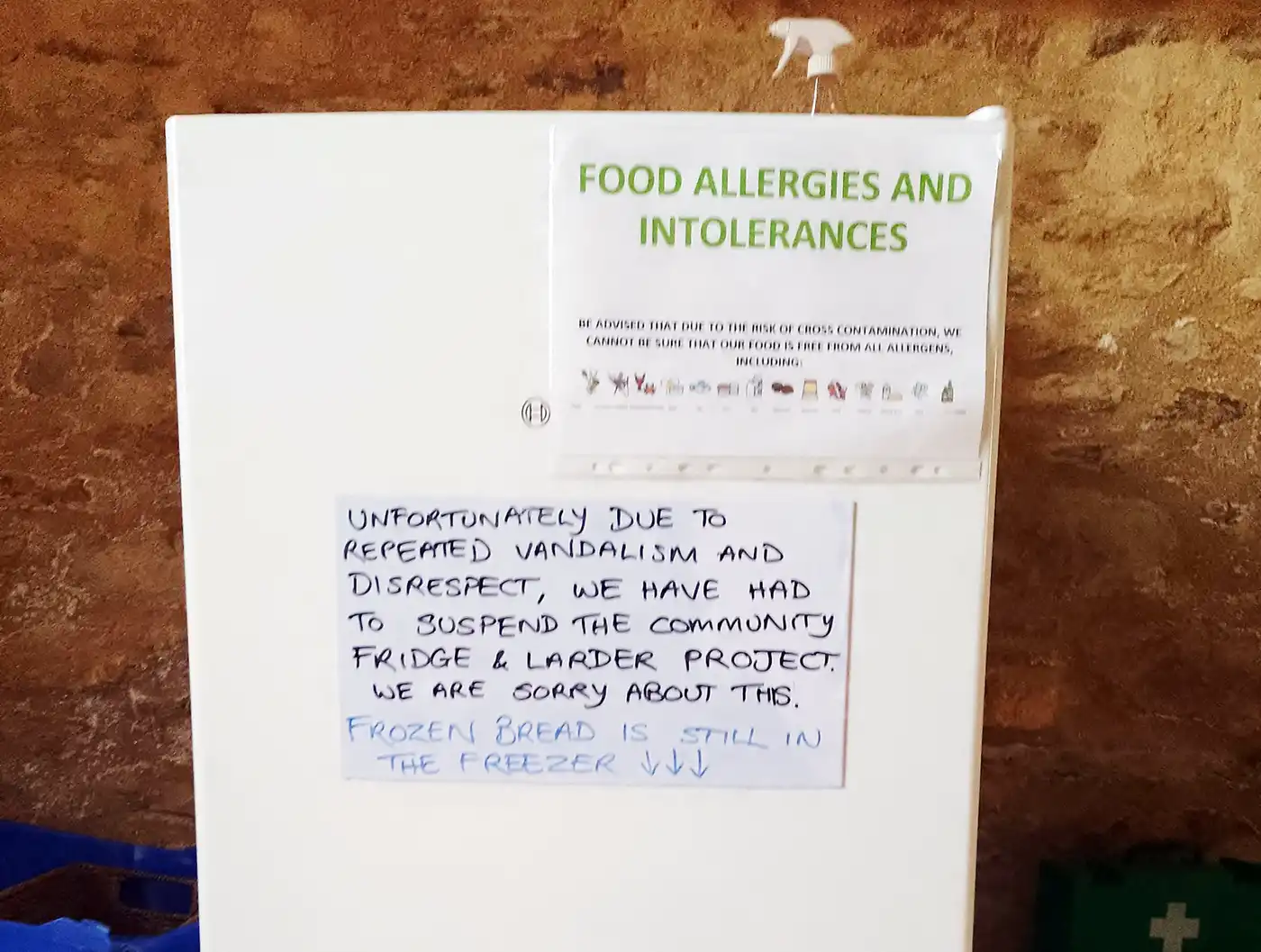 A notice informing people of the decision to close the community fridge and larder in Henstridge