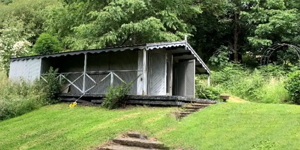 The old summerhouse, which has been replaced. Picture: Atlas Planning Group/Wiltshire Council
