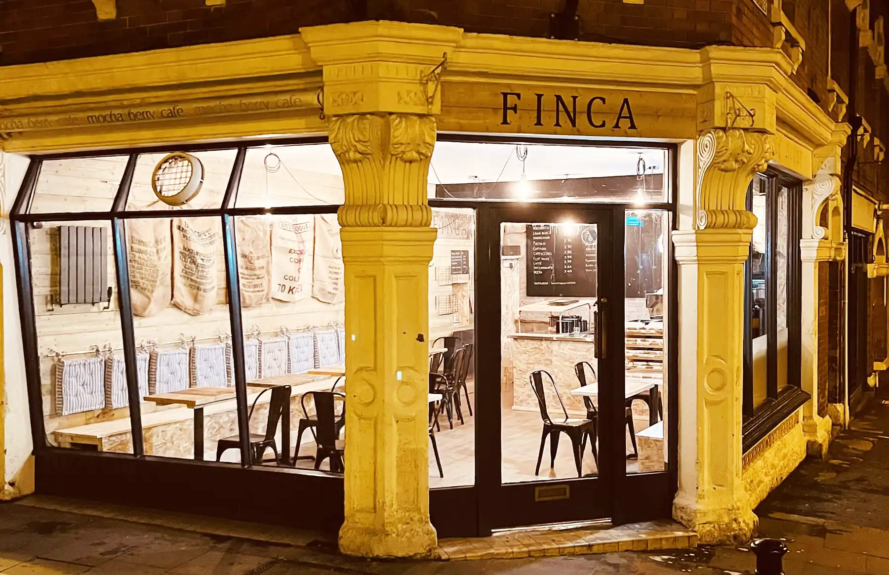 New coffee shop opens in landmark Glastonbury spot The New Blackmore