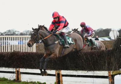 Horse Racing - Larkhill