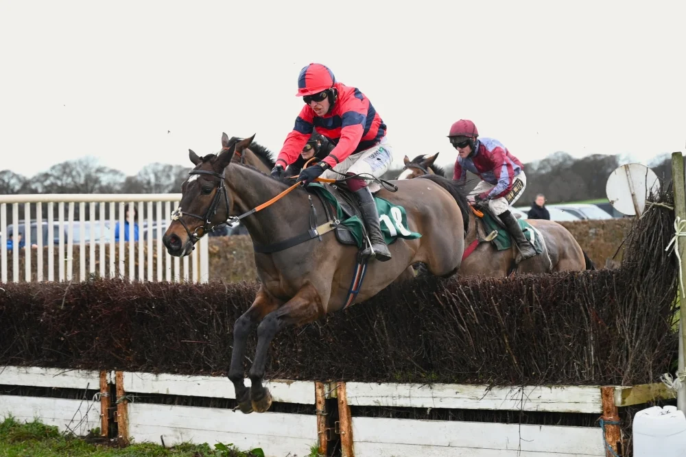 Horse Racing - Larkhill