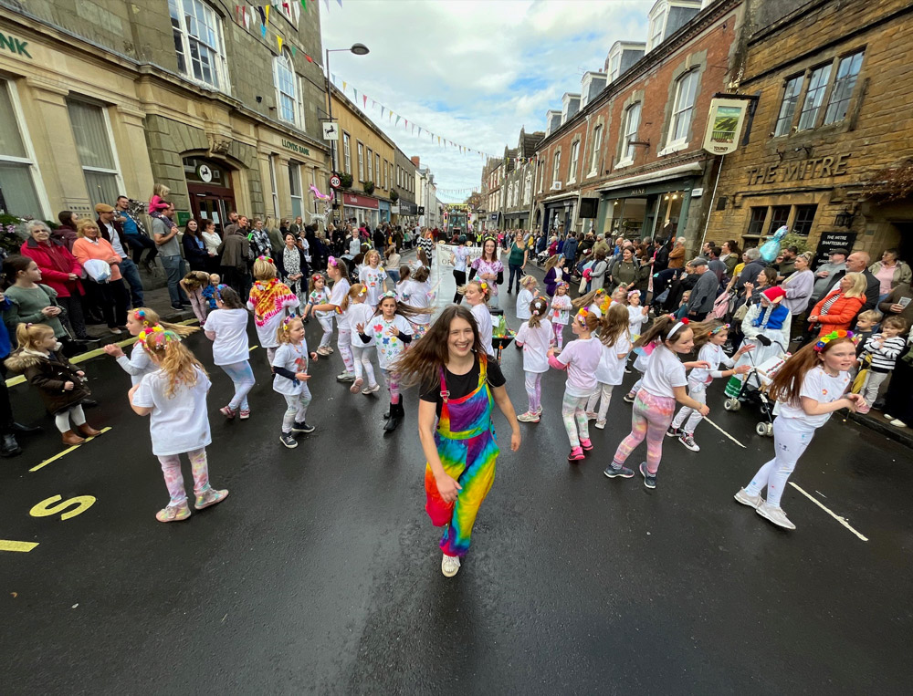 Pictures courtesy of Phil Cutler Photography and Gillingham Carnival.