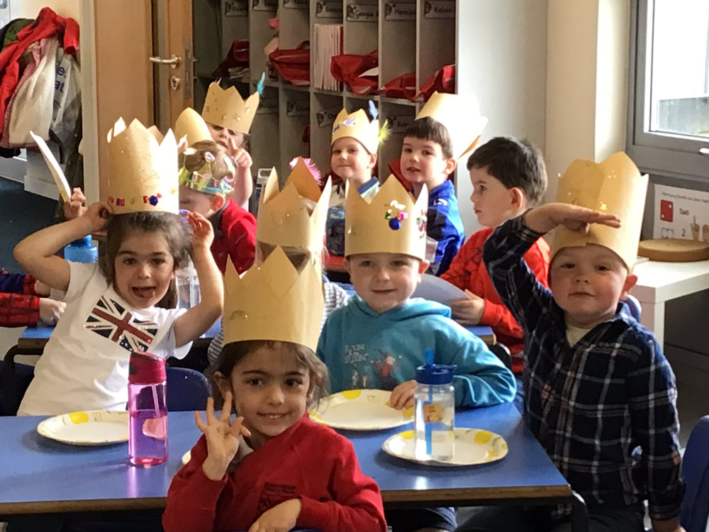The children at Shaftesbury Primary School had a super time celebrating the King’s Coronation. They made crowns and flags, learnt the Coronation song, and sang the national anthem. The children then enjoyed a picnic lunch in their classrooms (due to the rain!) 